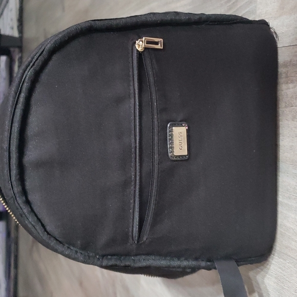 GUESS Gesabel Convertible Gym Backpack Mini Floral - Picture 6 of 11